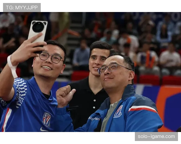 特谢拉破门助申花逆转，球队状态回升引球迷期待